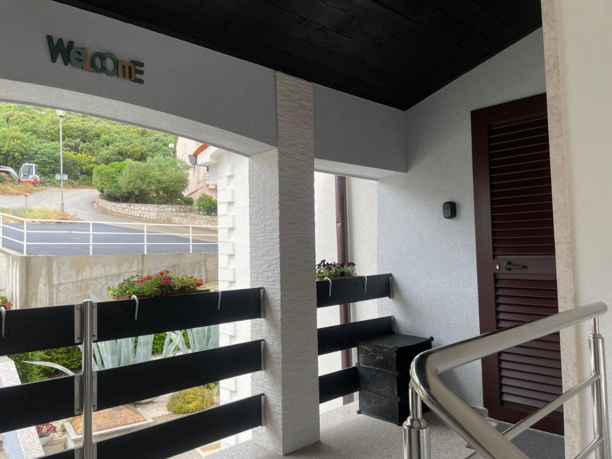 Residence4A-Appartamento Rosso Ravni Luaran gambar