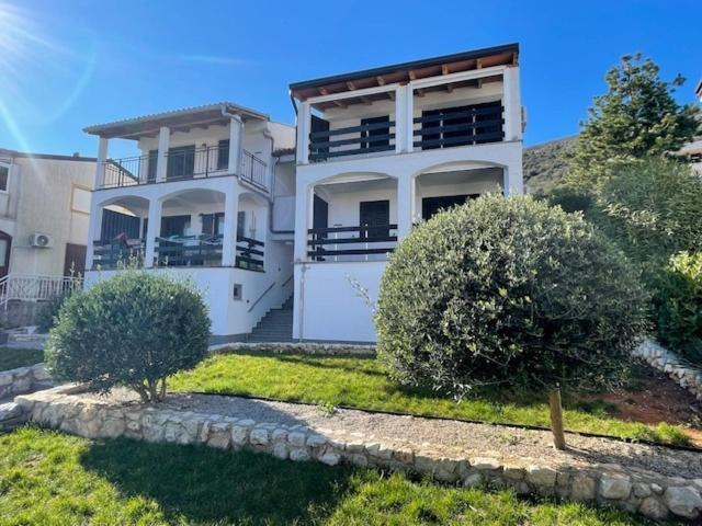 Residence4A-Appartamento Rosso Ravni Luaran gambar