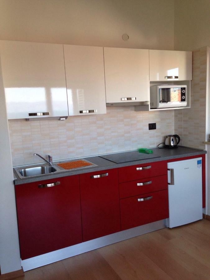 Residence4A-Appartamento Rosso Ravni Luaran gambar