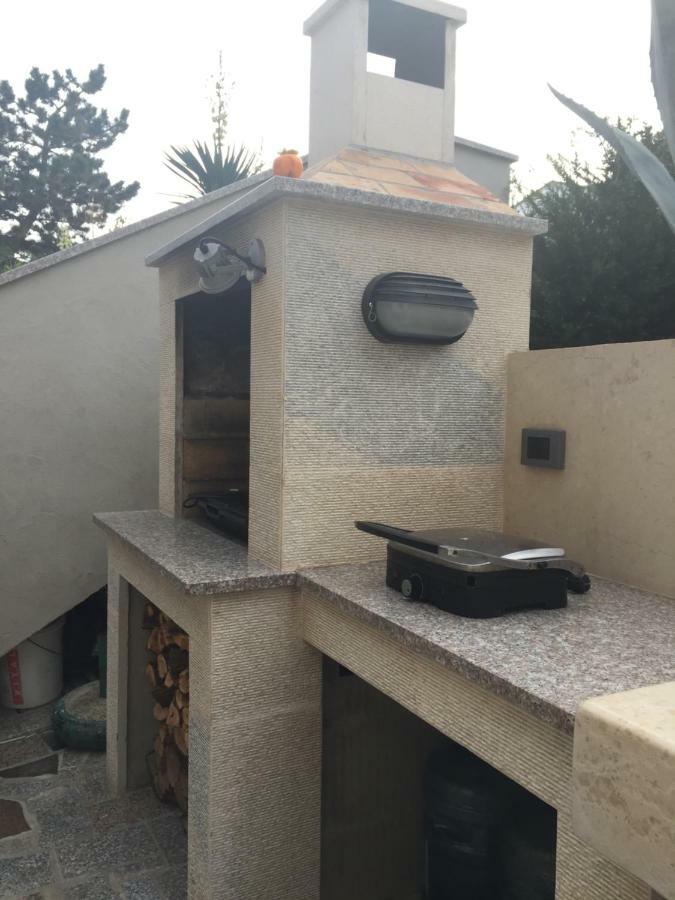 Residence4A-Appartamento Rosso Ravni Luaran gambar